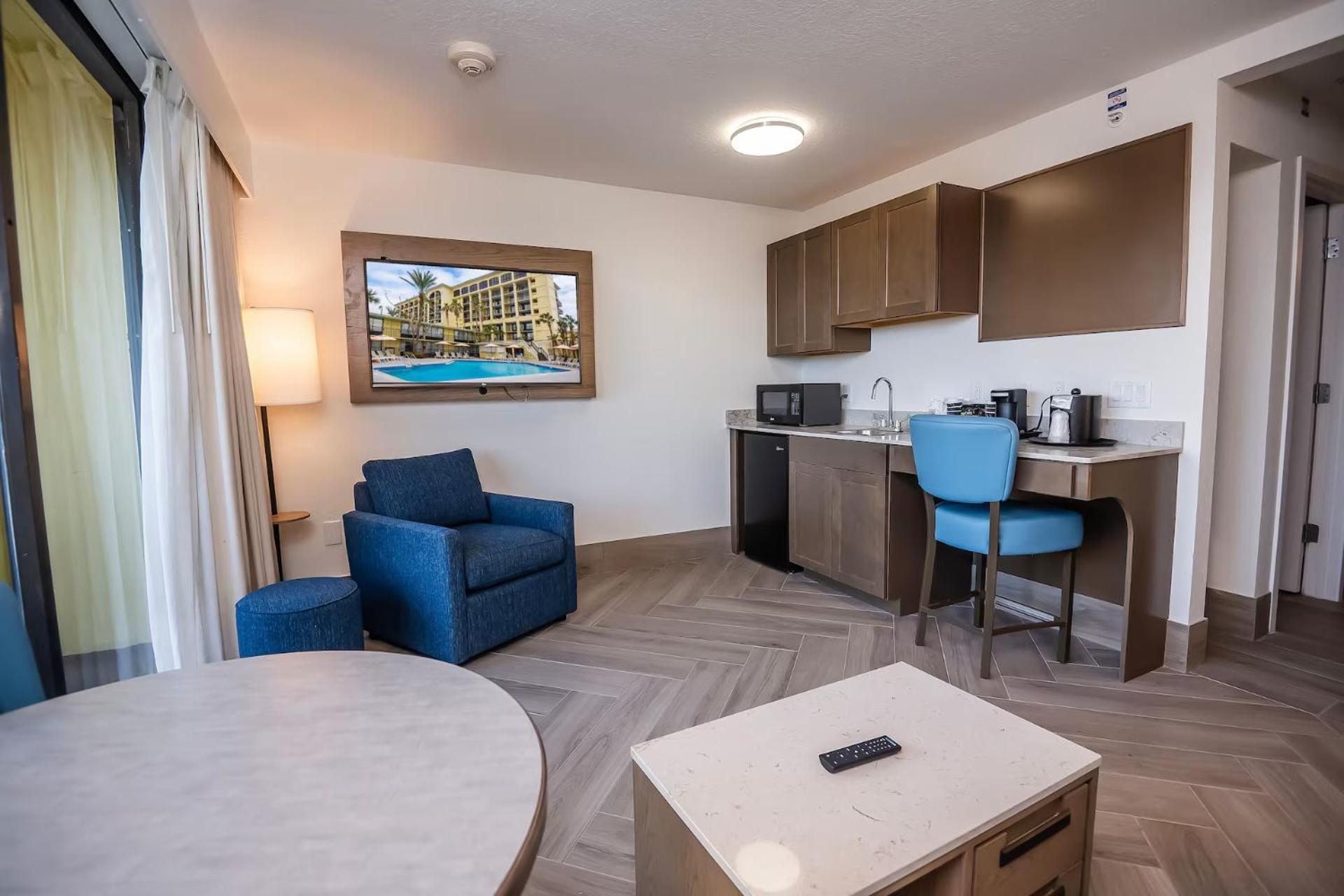 Junior King Suite City View